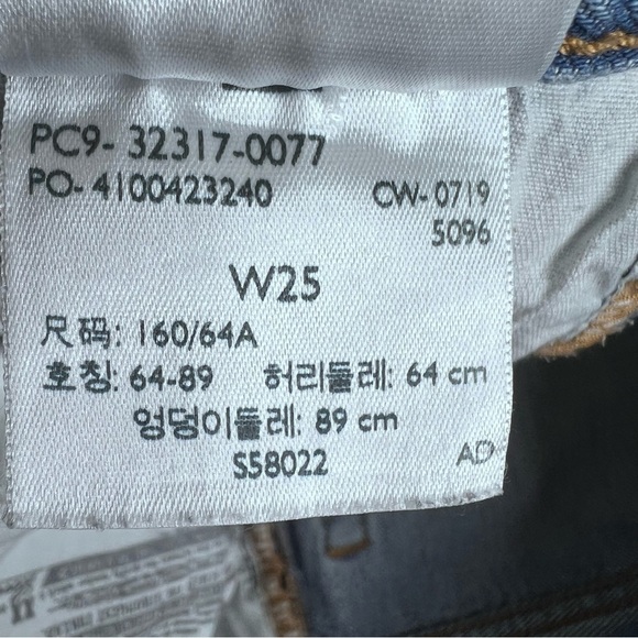 Levi’s 501 Cut off Shorts Size 25 100% Cotton Raw Hem Button Fly Clasic Festival - Picture 13 of 14